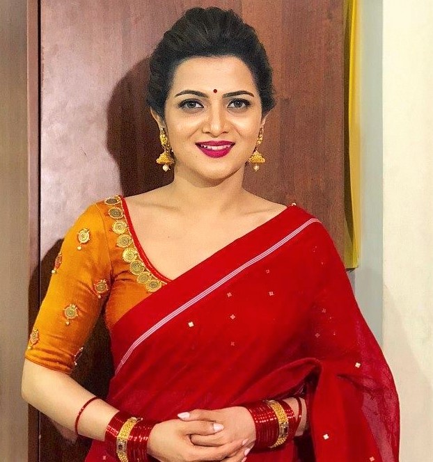 Dhivyadharshini