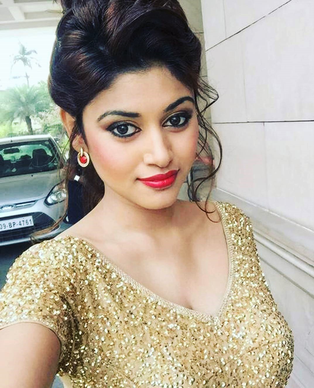 Oviya Helen